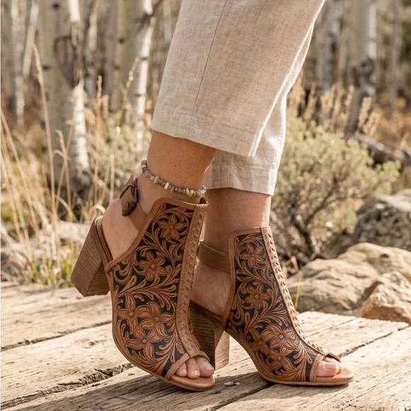 Myra MONIKA BOOT IN HAND-TOOLED LEATHER size 8 - Picture 3 of 16